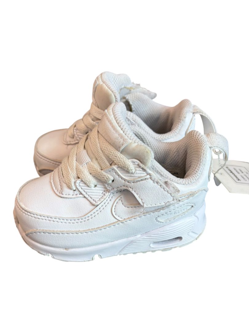 White Nike Sneakers, 5C