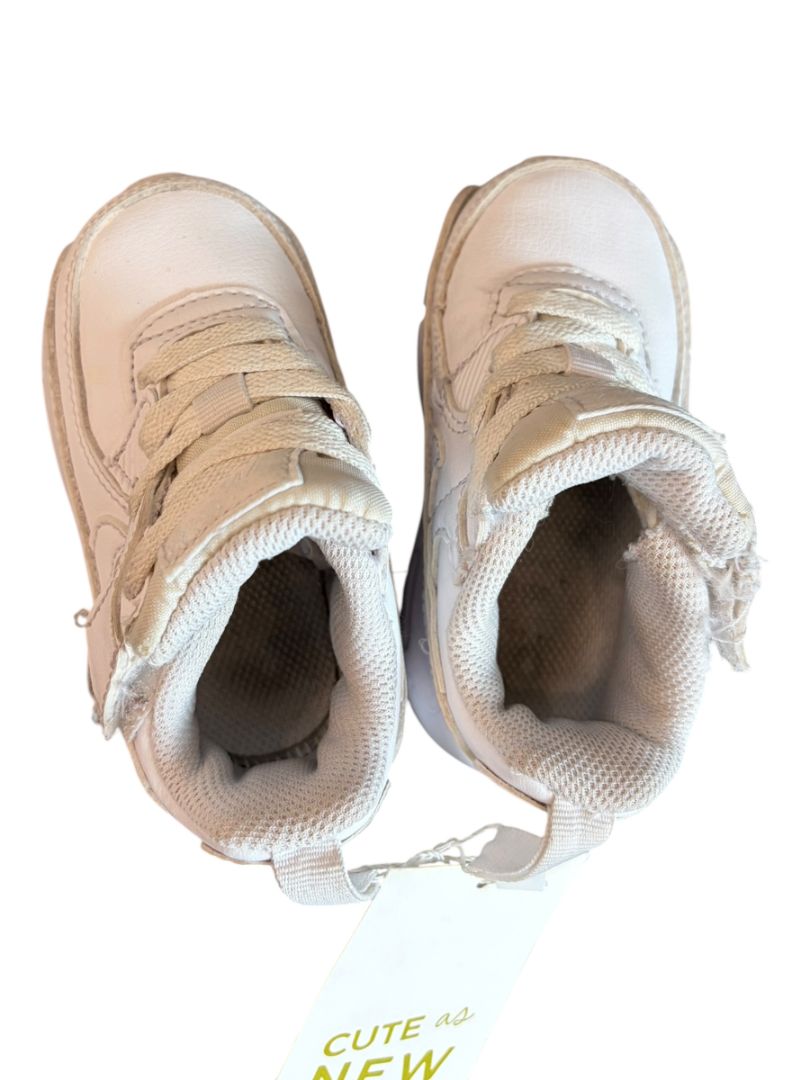 White Nike Sneakers, 5C